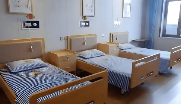倾城风姿，霸后独娇